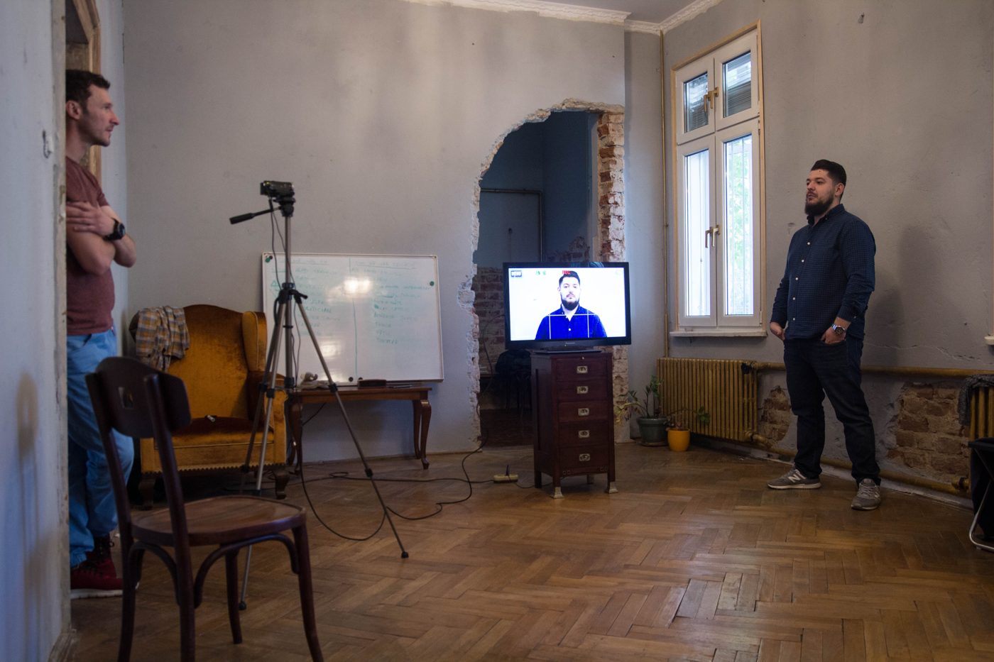 Doru Pelivan în sesiune de lucru cu Edgar Nistor